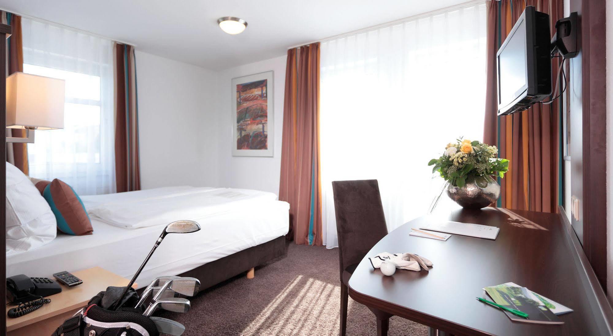 Centro Hotel U-No1, Trademark Collection By Wyndham Grossbettlingen Екстер'єр фото